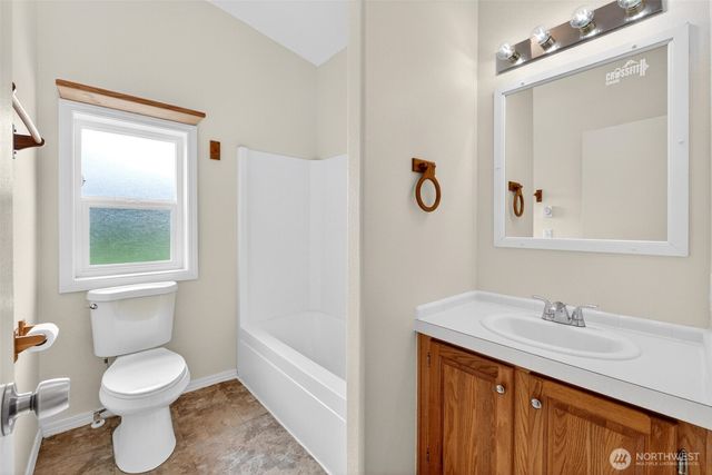 41419 94th Avenue E, Eatonville, WA 98328