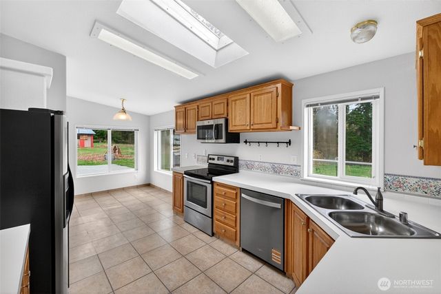 41419 94th Avenue E, Eatonville, WA 98328