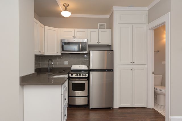 817 W Lakeside Place 602, Chicago, IL 60640