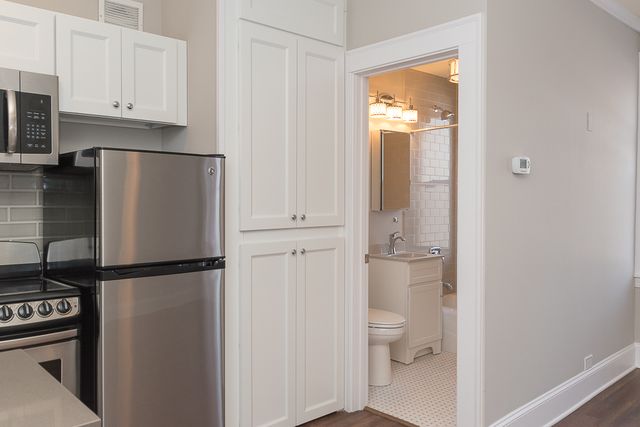 817 W Lakeside Place 602, Chicago, IL 60640