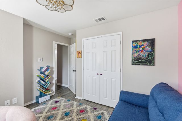 114 N Denver Street, Dallas, TX 75203