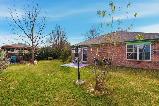 114 N Denver Street, Dallas, TX 75203