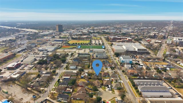 114 N Denver Street, Dallas, TX 75203