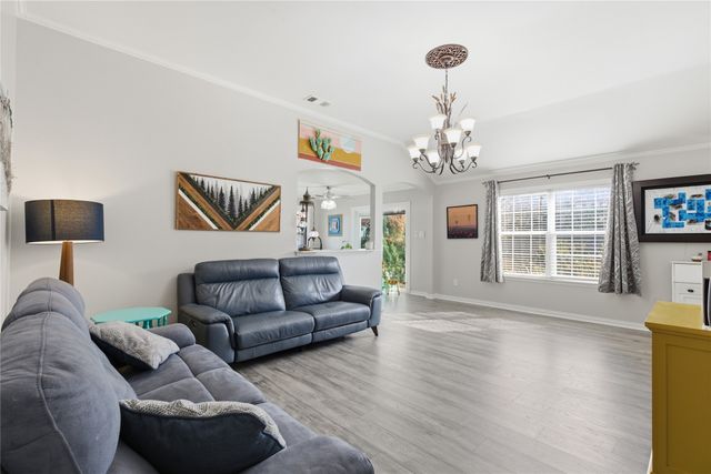 114 N Denver Street, Dallas, TX 75203