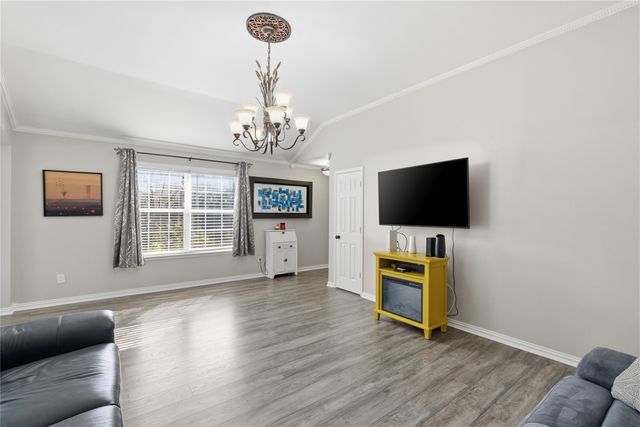 114 N Denver Street, Dallas, TX 75203