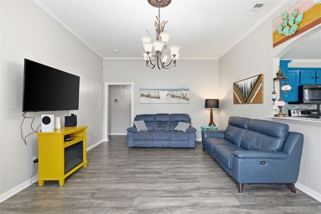 114 N Denver Street, Dallas, TX 75203