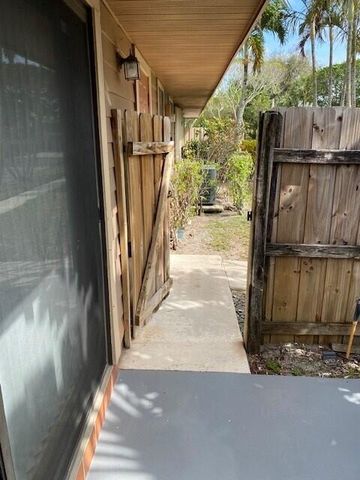 6194 Seven Springs Boulevard, Greenacres, FL 33463