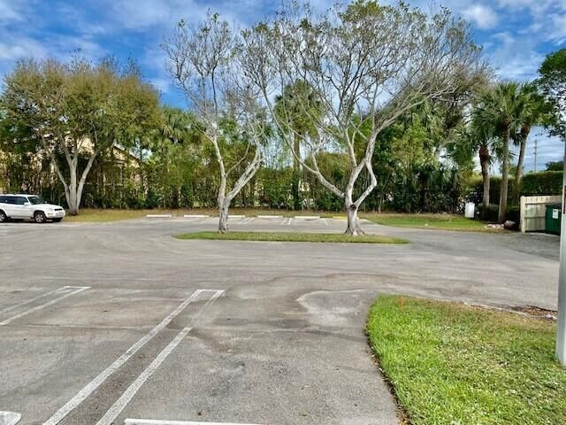 6194 Seven Springs Boulevard, Greenacres, FL 33463