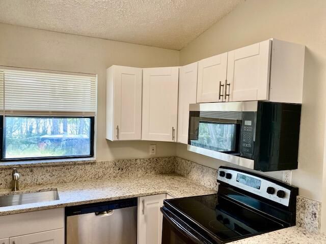 6194 Seven Springs Boulevard, Greenacres, FL 33463