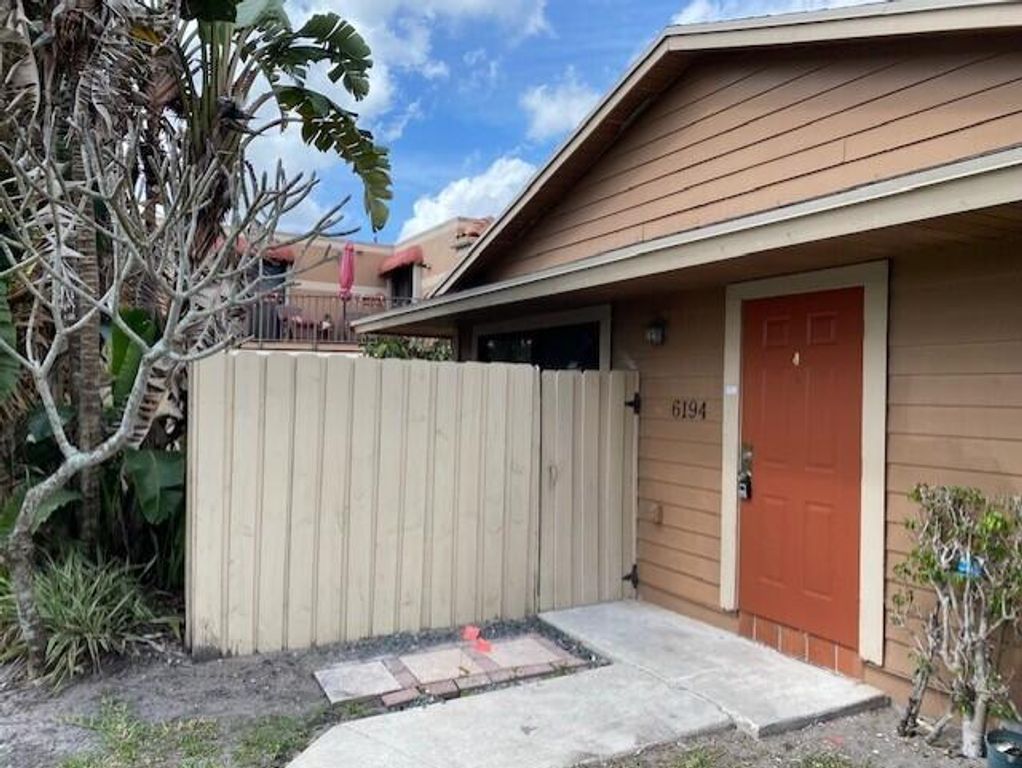 6194 Seven Springs Boulevard, Greenacres, FL 33463