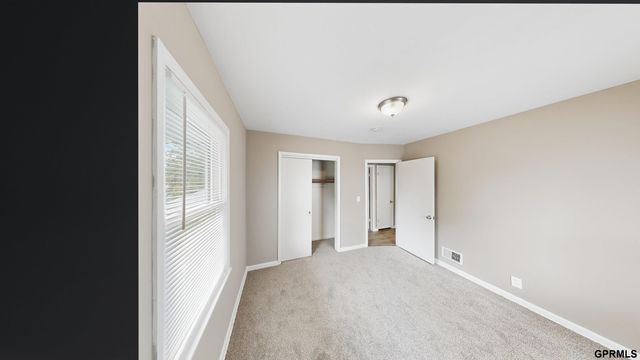 2618 S 33Rd Street, Omaha, NE 68105