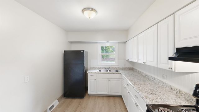 2618 S 33Rd Street, Omaha, NE 68105