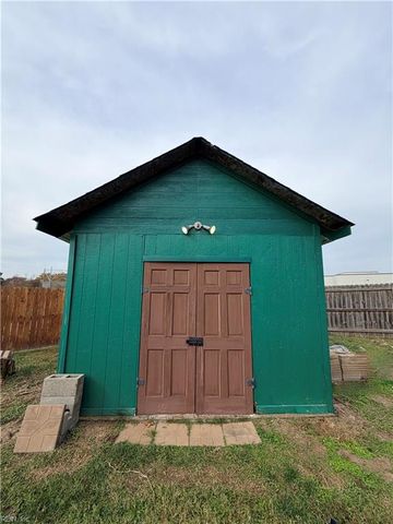 1808 Jay Sykes CT, Hampton, VA 23663