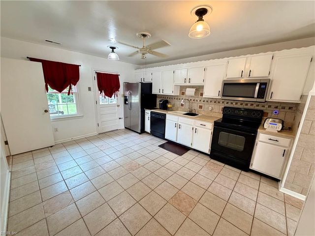 1808 Jay Sykes CT, Hampton, VA 23663