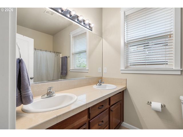 1650 S 15TH Way, Ridgefield, WA 98642