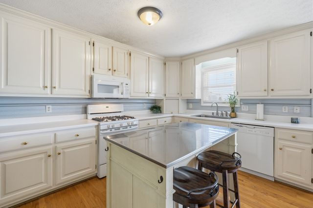 415 Woodlands Dr, Gallatin, TN 37066