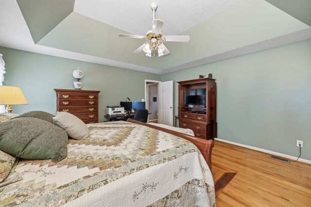 415 Woodlands Dr, Gallatin, TN 37066