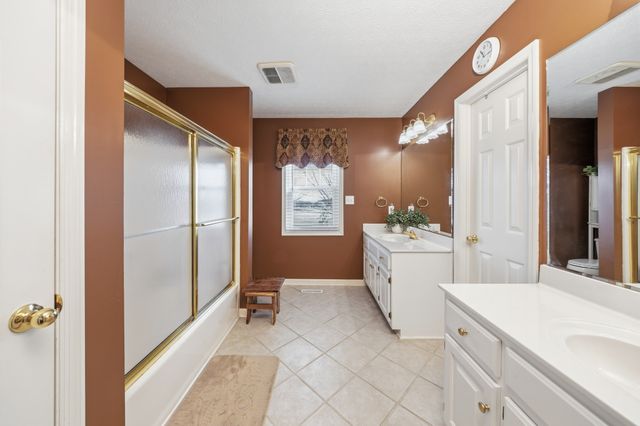 415 Woodlands Dr, Gallatin, TN 37066
