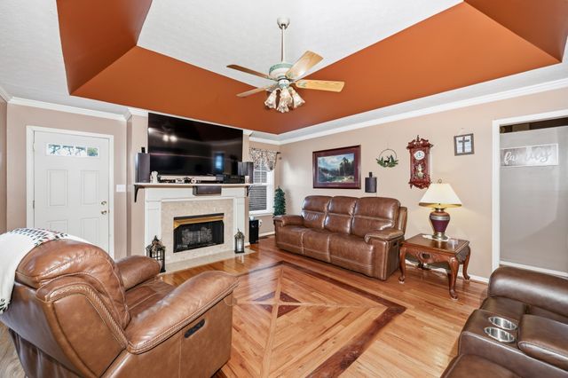 415 Woodlands Dr, Gallatin, TN 37066