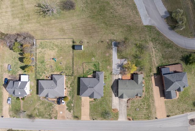 415 Woodlands Dr, Gallatin, TN 37066