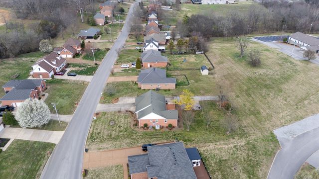 415 Woodlands Dr, Gallatin, TN 37066