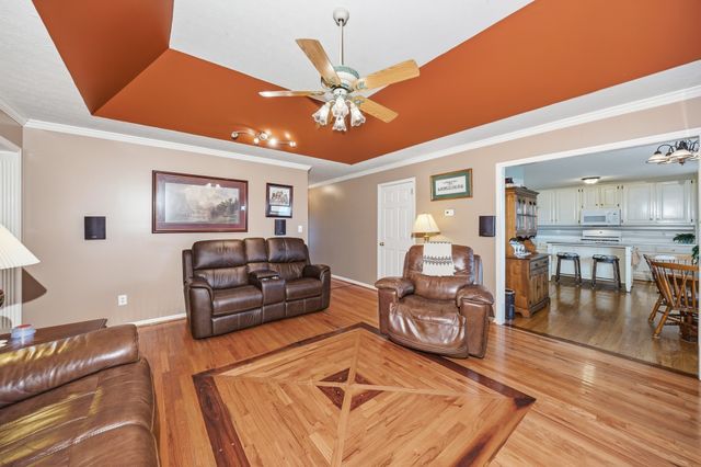 415 Woodlands Dr, Gallatin, TN 37066