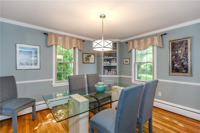 10 Circle Drive, Middletown, RI 02842