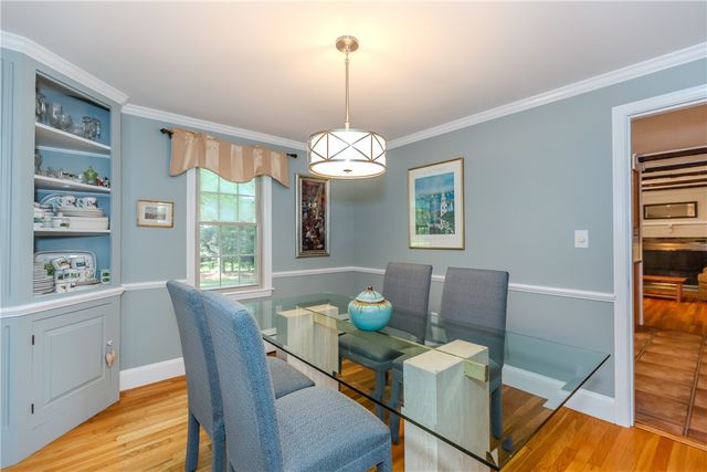 10 Circle Drive, Middletown, RI 02842