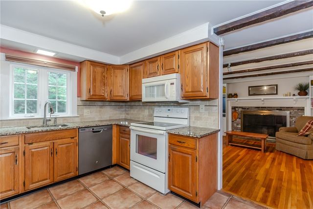 10 Circle Drive, Middletown, RI 02842