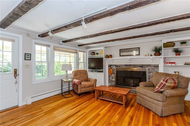 10 Circle Drive, Middletown, RI 02842