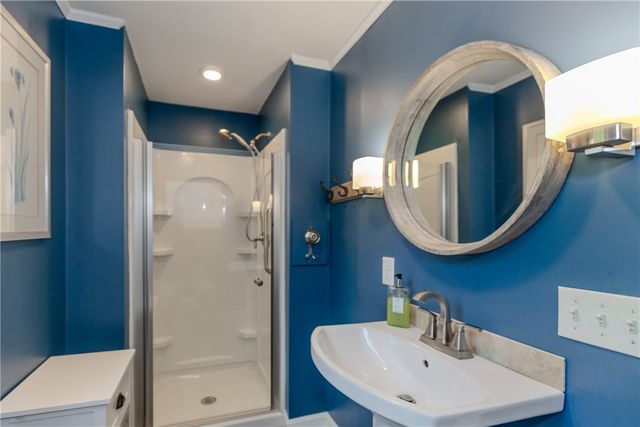 10 Circle Drive, Middletown, RI 02842