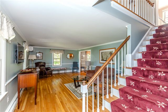 10 Circle Drive, Middletown, RI 02842