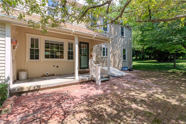 10 Circle Drive, Middletown, RI 02842