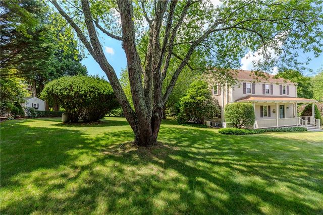 10 Circle Drive, Middletown, RI 02842