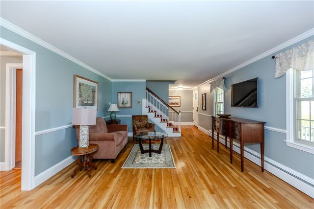 10 Circle Drive, Middletown, RI 02842