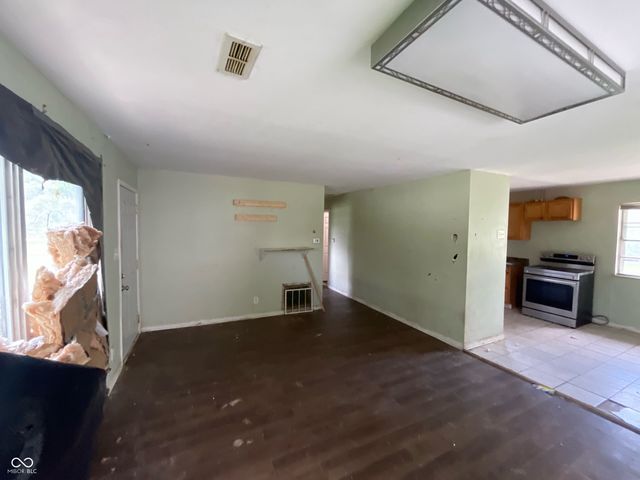 26 E Stop 13 Road, Indianapolis, IN 46227