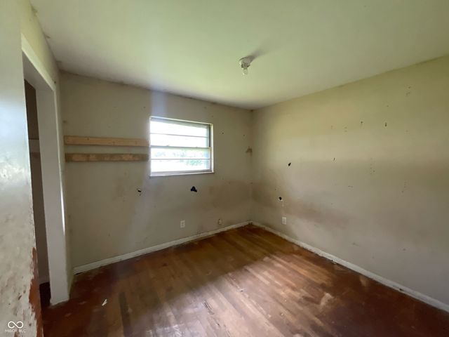 26 E Stop 13 Road, Indianapolis, IN 46227