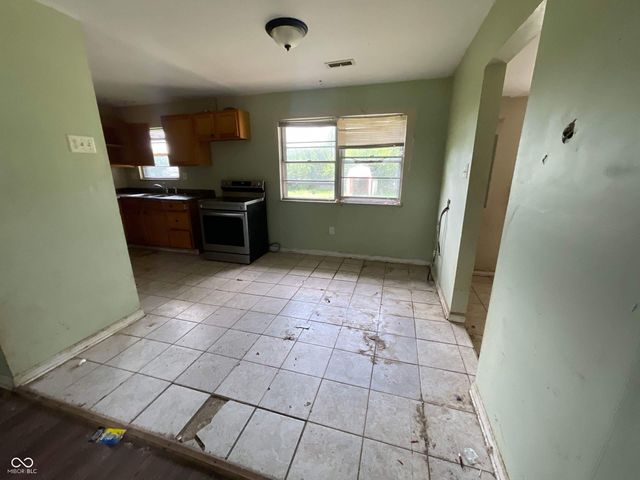 26 E Stop 13 Road, Indianapolis, IN 46227