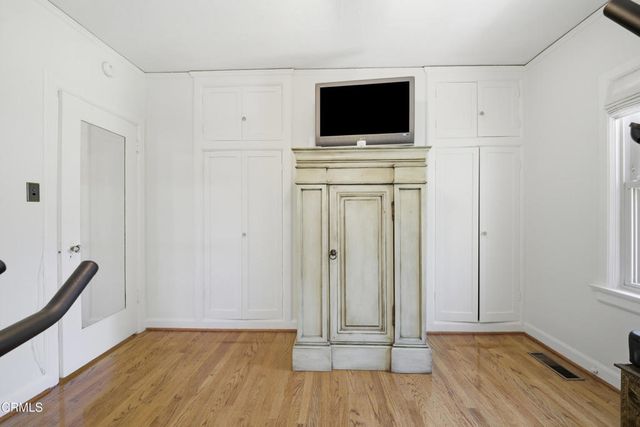 1297 N Hill Avenue, Pasadena, CA 91104