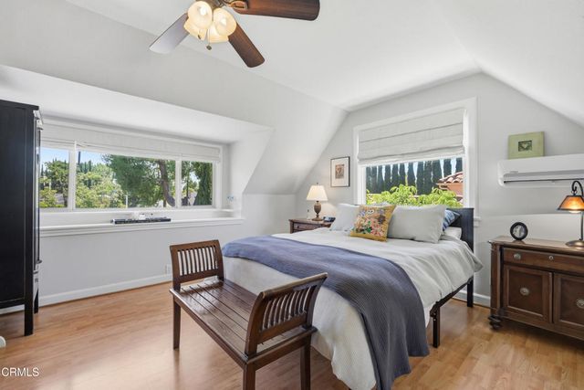 1297 N Hill Avenue, Pasadena, CA 91104