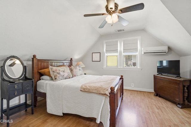 1297 N Hill Avenue, Pasadena, CA 91104
