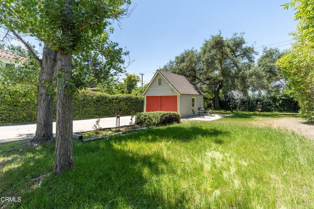 1297 N Hill Avenue, Pasadena, CA 91104