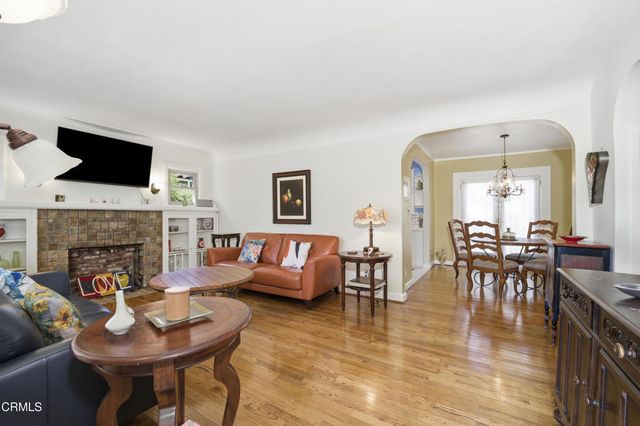 1297 N Hill Avenue, Pasadena, CA 91104