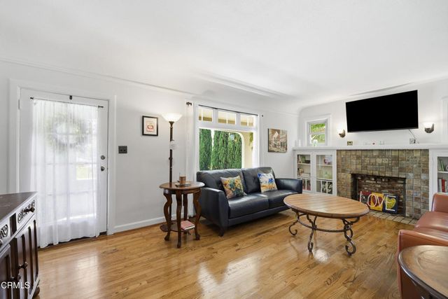 1297 N Hill Avenue, Pasadena, CA 91104