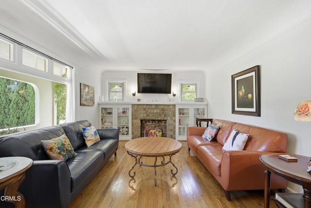 1297 N Hill Avenue, Pasadena, CA 91104