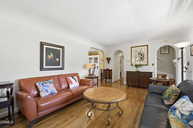1297 N Hill Avenue, Pasadena, CA 91104