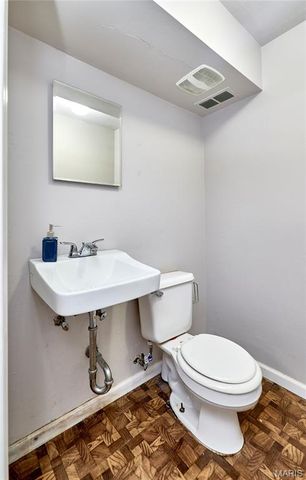 2440 Chaucer Avenue, St Louis, MO 63114