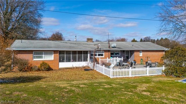 49314 Johnson Drive, St Clairsville, OH 43950