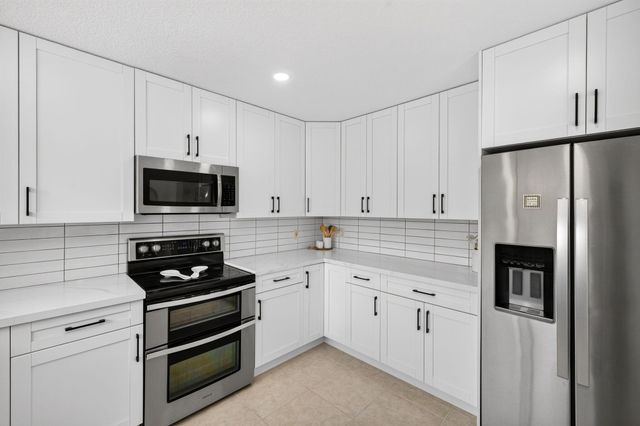 4131 NW 5TH Drive, Deerfield Beach, FL 33442