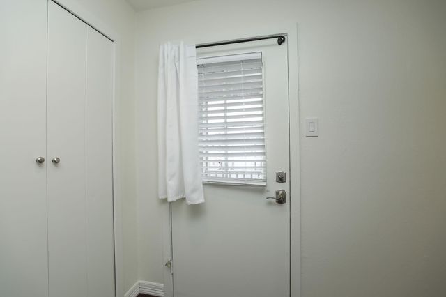 2333 Bering Drive 336, Houston, TX 77057